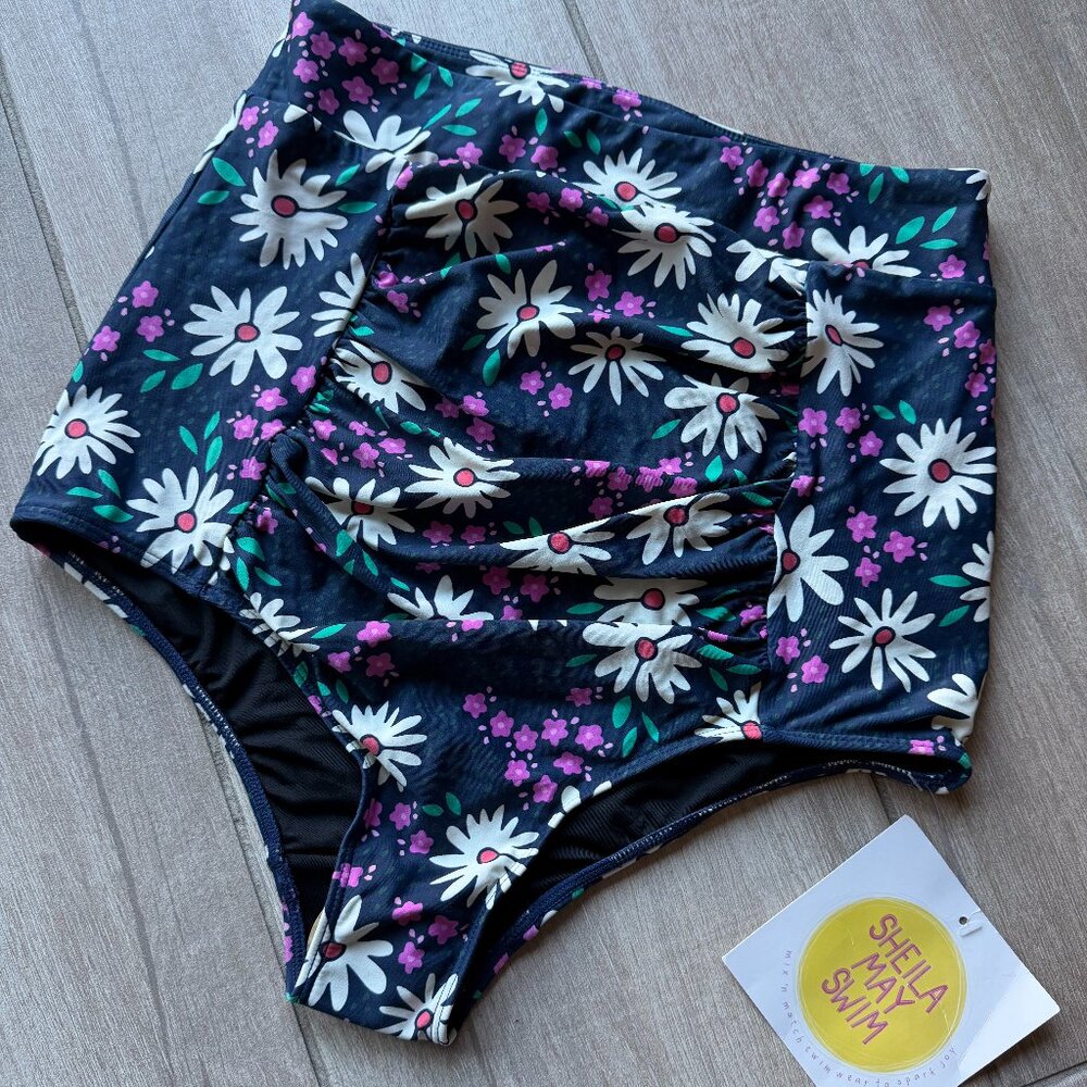 NWT high waisted floral bathing suit bottoms (US: 2 /AU Size 8)